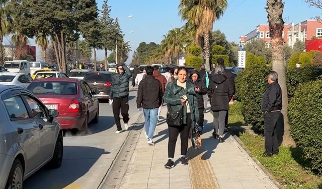 Sınav öncesi kimliğini unutan öğrencinin yardımına polis yetişti