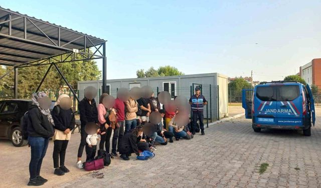 Aydın'da 23 düzensiz göçmen yakalandı: 1 şüpheli tutuklandı!