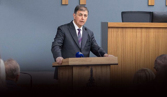 Başkan Tugay’dan Vakıflar’a “çökme” tepkisi: “İzmir, İzmirlilerindir”