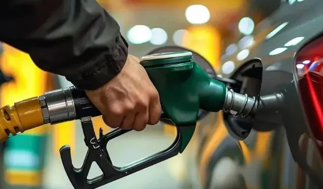 Benzine zam geldi: 64 liraya yaklaştı!