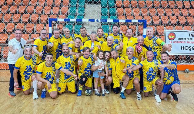 Buca Belediyesi Veteran Hentbol Takımı Avrupa yolcusu