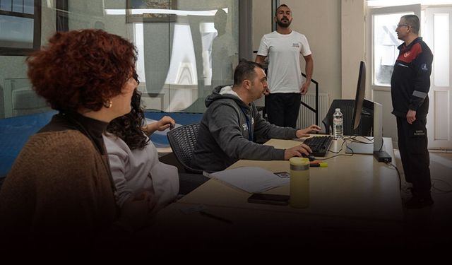 İzmir İtfaiyesi gücüne güç katıyor: 100 yeni memur alınacak!