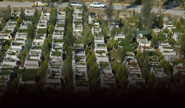 İzmir’de mezarlıklar doldu: Büyükşehir 70 futbol sahası büyüklüğünde alan açtı