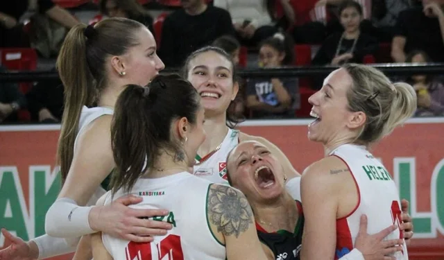 Karşıyaka filede Havran önünde