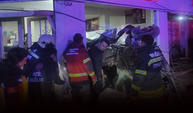 Kontrolden çıkan otomobil iş yerine daldı: 3 kişi hastanelik!