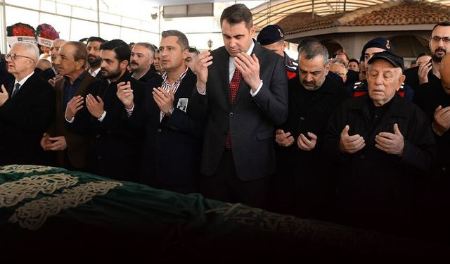 Özel izinle törene katıldı: Aslanoğlu ağabeyini son yolculuğuna uğurladı