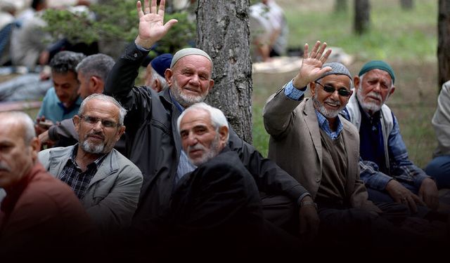 Rakamlar belli oldu: İzmir'de her 3 kişiden 1'i emekli!