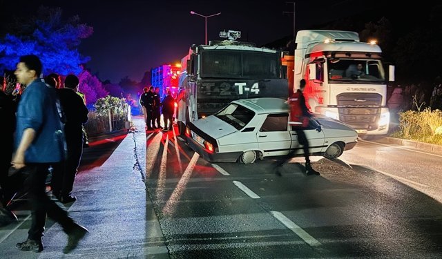 Bodrum'da TOMA ile otomobil çarpıştı