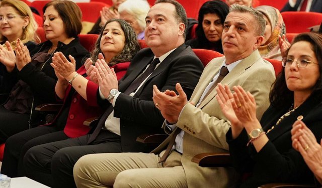 Kadın Belediye Başkanları Manisa'da bir araya geldi