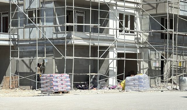 Kütahya'da iskele çöktü: 2 işçi hastanelik!