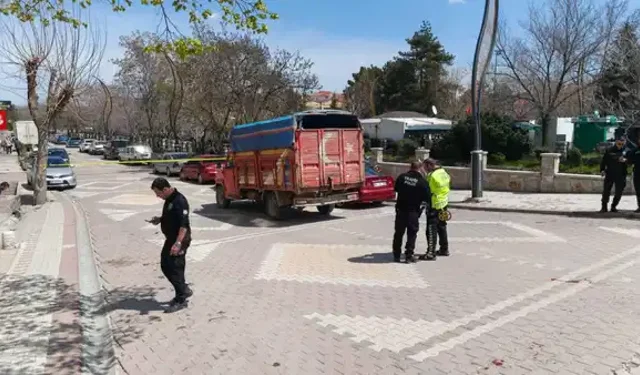 3 yaşındaki çocuğa kamyonet çarptı: Yaşamını yitirdi