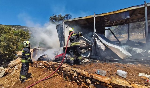 Bodrum'da konteynerde çıkan yangın söndürüldü