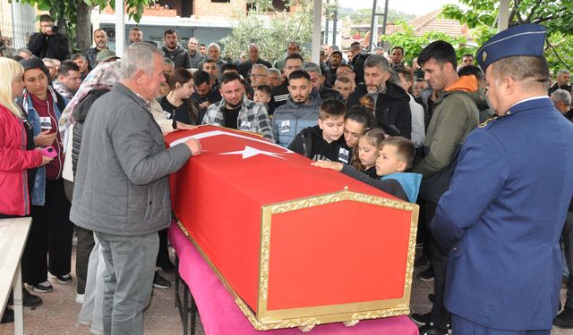 Kazada ölen uzman çavuş, memleketi Manisa'da toprağa verildi