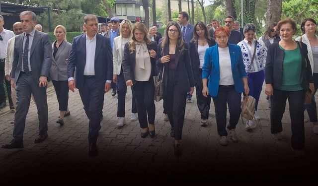 CHP grubundan butlana karşı yürüyüş