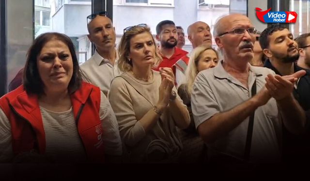CHP'liler parti binasına akın etti: Gözyaşlarıyla izlediler!