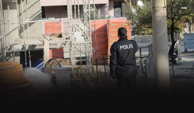Duvar örerken yüksekten düşen işçi kurtarılamadı!
