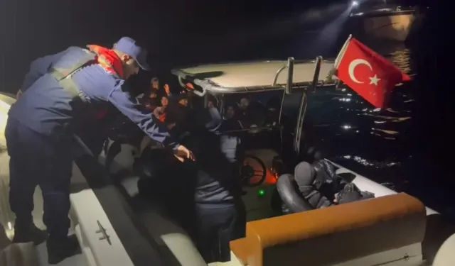 İzmir açıklarında kaçak avı: 28 düzensiz göçmen yakalandı