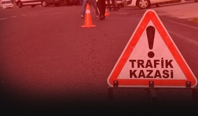 İzmir'de karşı yönden gelen kamyonetle çarpışan motosikletli öldü
