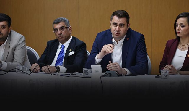 CHP'li Güç'ten Karabağlar’da net mesaj: "Kalıcı çözüm için erken seçim şart!"