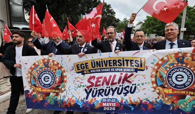 AK Partili Kasapoğlu Ege Üniversitesinde gençlerle buluştu