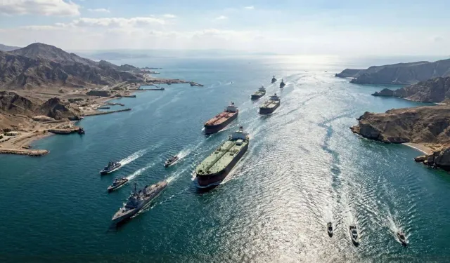 İran Hürmüz Boğazı'nı kapatıyor