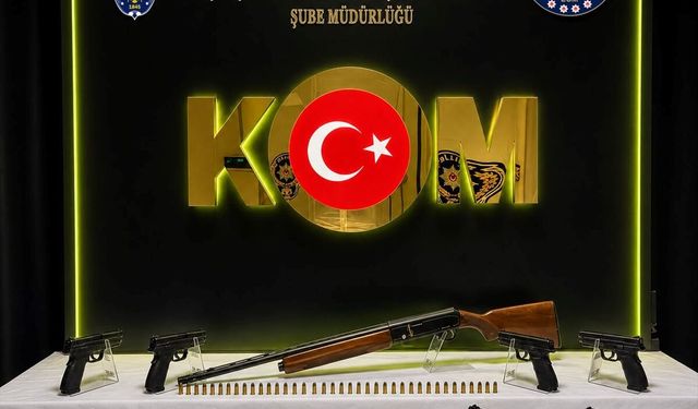 Denizli'de silah kaçakçılığı operasyonu: 3 kişi tutuklandı