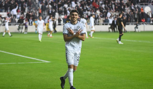 Altay'da Mehmet Nur profesyonel oluyor!