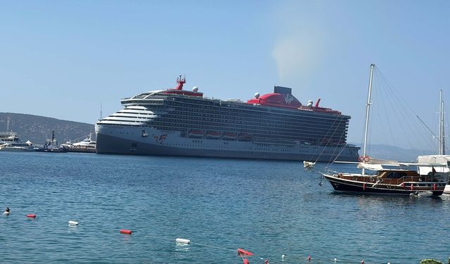 Bodrum'a denizden 2 bin 521 turist geldi