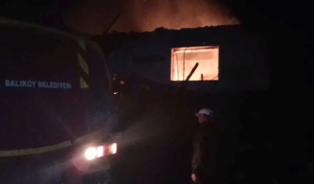 Kütahya'da yangın çıkan ev, kullanılamaz hale geldi