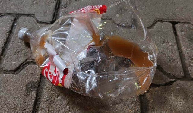 Sıcağın etkisiyle sirke dolu pet şişenin bomba gibi patladı