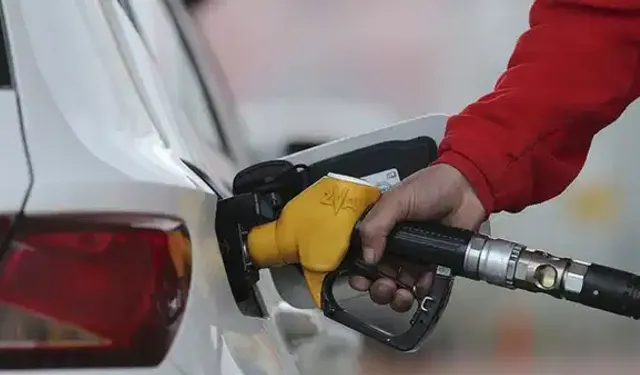 Tabela gece yarısı değişti: Benzine indirim geldi!