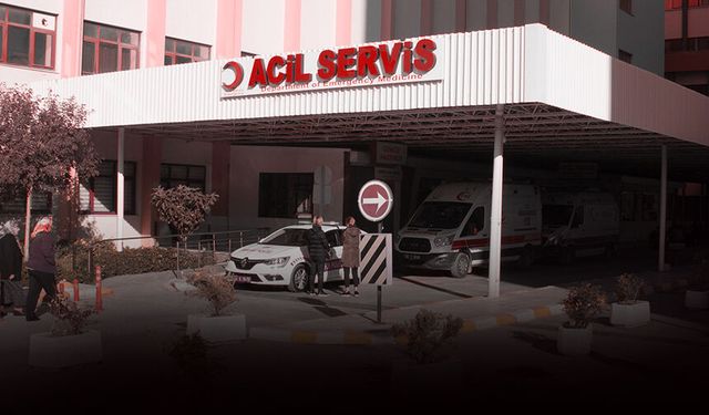 Evin asma tavanı çöktü: 1'i çocuk 3 yaralı!