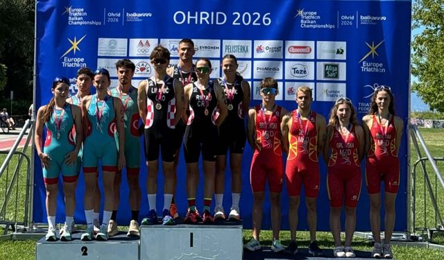 İzmir'e Balkan Triatlon Şampiyonası'nda gümüş madalya