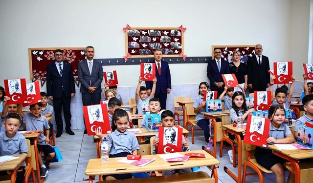 İzmir'de 733 bin 305 öğrenci karne aldı