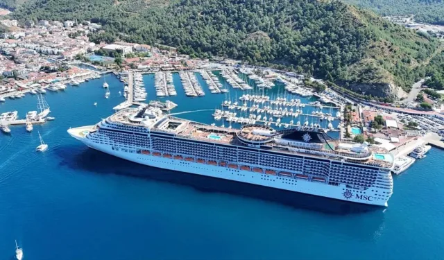 Marmaris'e 'MSC Divina' kruvaziyeriyle 3 bin 931 turist geldi