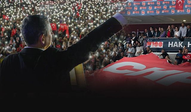 Özel’in ekibinden 28 Parti Meclisi üyesi istifa etti!