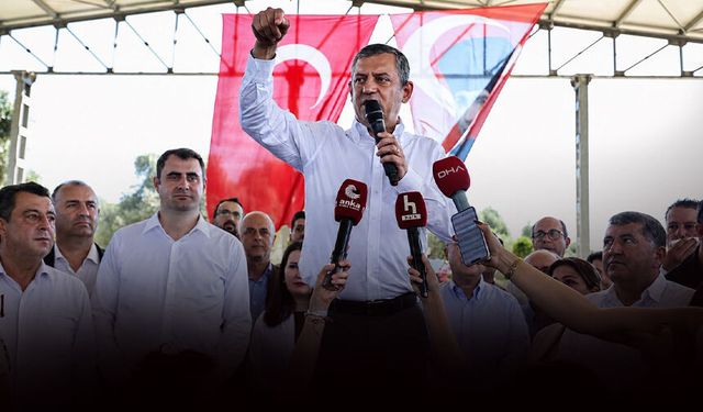 Özel Ödemiş’te traktör römorku üstünde konuştu: İktidarın genel başkanı olarak aynı traktörde konuşacağım!