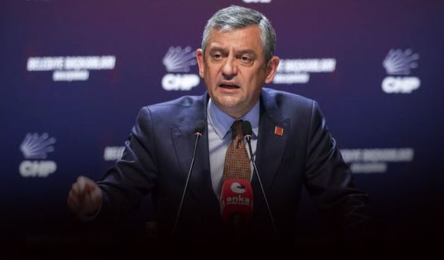 Özel, TBMM önünden seslendi: Darbeyi bir kez daha püskürttünüz