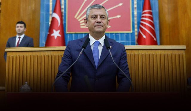Özgür Özel'den grup toplantısında İzmir mesajları: Konak'ta on binlerle birlikte kucaklaştık!
