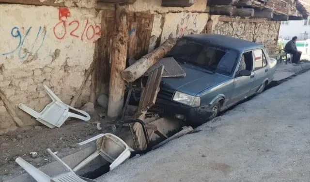 Bankta otururken otomobil çarpmıştı: Yaşam savaşını kaybetti!