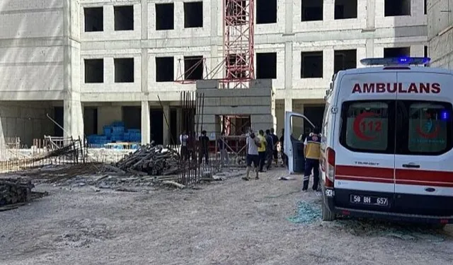 Uşak'ta fabrikanın çatısından düşen tekniker yaralandı