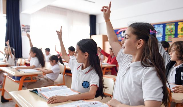 Okullarda yeni dönem başladı! Öğrenci ve velileri neler bekliyor?