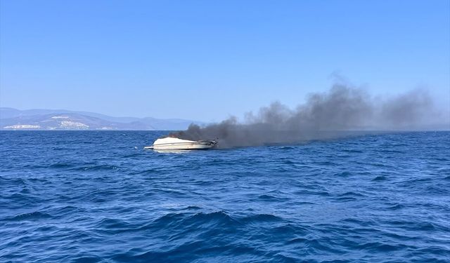 Didim açıklarında tekne yangını: 2 kişi denizden kurtarıldı
