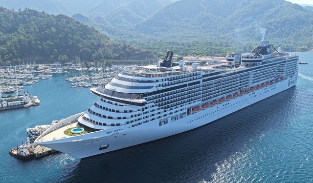 Marmaris'e 'MSC Divina' kruvaziyeriyle 4 bin 220 turist geldi