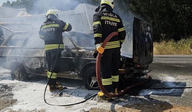 Muğla'da otomobilde çıkan yangın söndürüldü