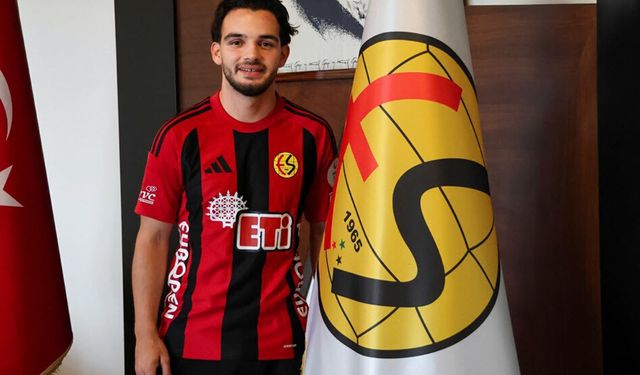 Altay'dan ayrılan Emre imzayı attı