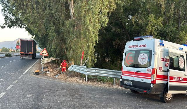 Bariyerlere çarpıp şarampole yuvarlanan otomobilin sürücüsü öldü