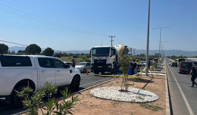 Aydın'da feci kaza... Karşıya geçmek isterken beton mikserinin altında kaldı