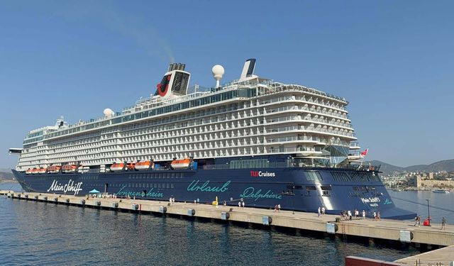 Bodrum'a yolcu gemisiyle 2 bin 746 turist geldi!