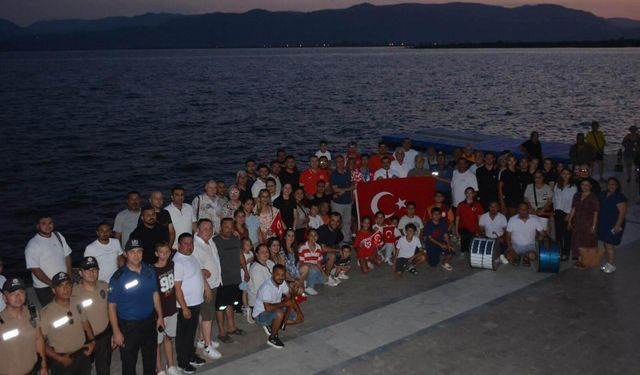 Dünya şampiyonu kürekçi Rahmi Kaan Karahan coşkuyla karşılandı